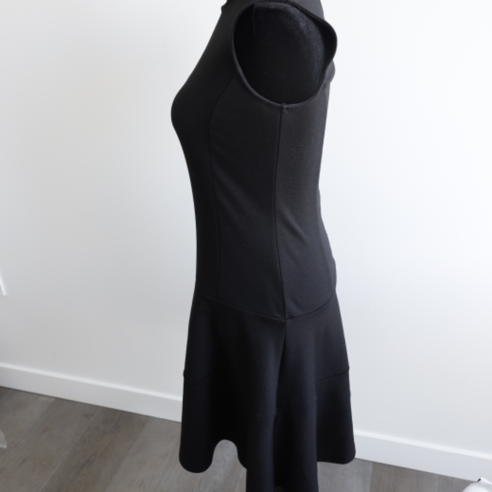 GAP Fit and Flare Sleeveless Dress - Picture 3 of 7